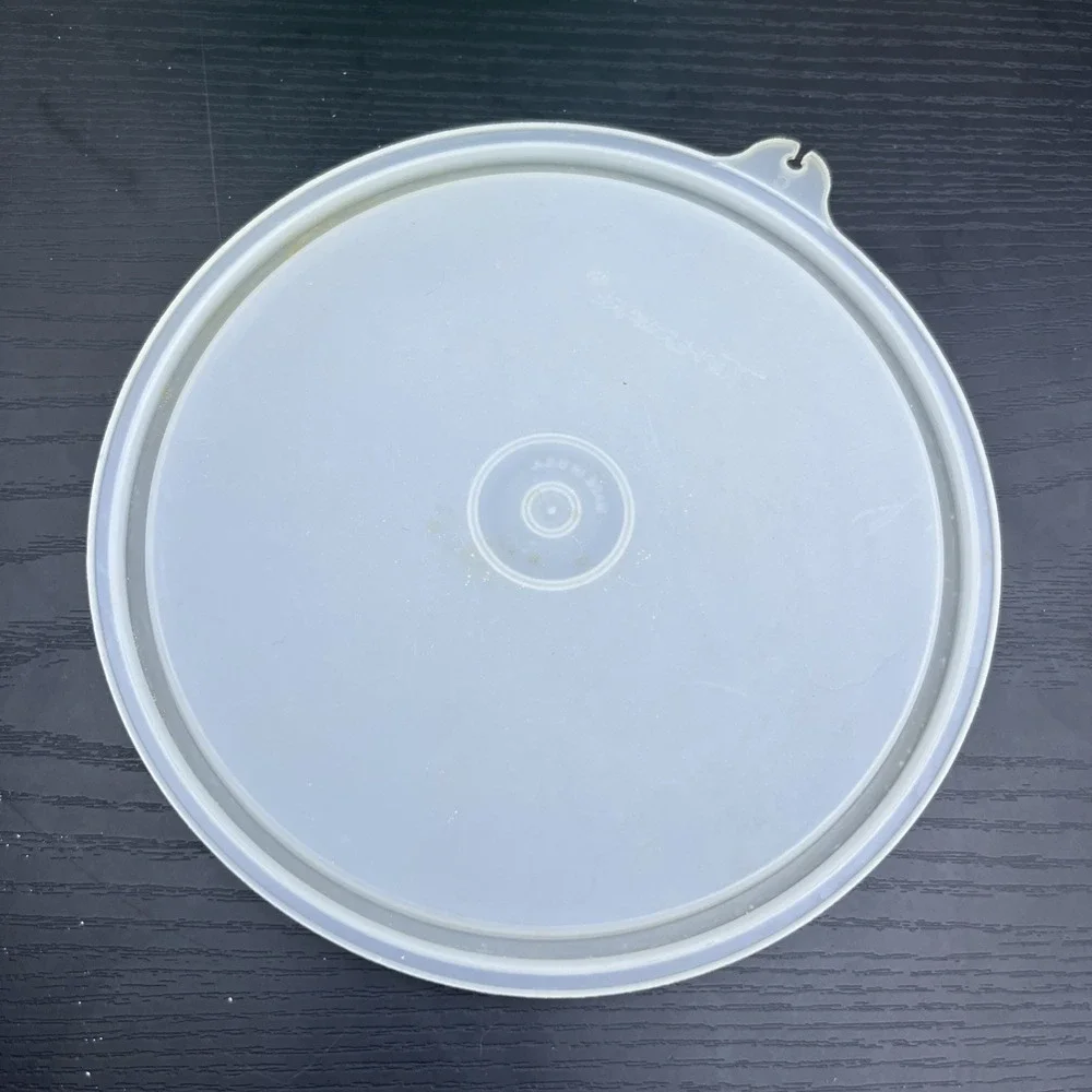 VTG Tupperware Small Light Blue Container 234-19 With White Lid 227-42